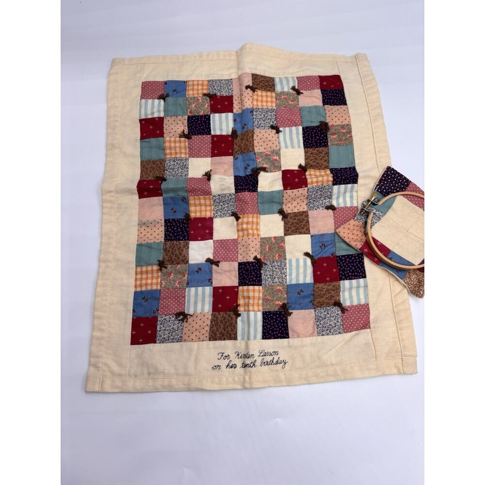 American Girl 1992 Pleasant Co Kirsten Birthday Friendship Quilt & Hoop M
